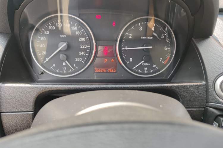 Used BMW X1 2013 sDrive18i Sport Design Package Odometer Close Up