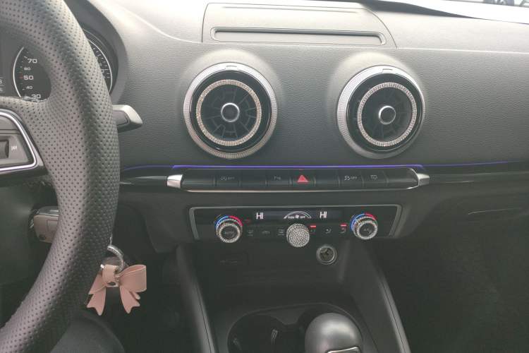 Used Audi A3 2019 Limousine 35 TFSI Fashion Edition China V standard
