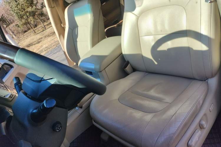 Used Toyota Land Cruiser 2012 4.6L Automatic VX-R Left Front Seat