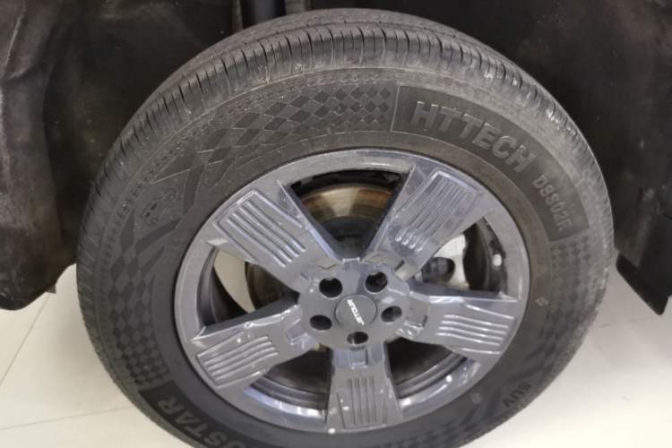 Used JETOUR Traveler 2023 1.5T Two-Wheel Drive Discovery PRO Right Rear Wheel Hub