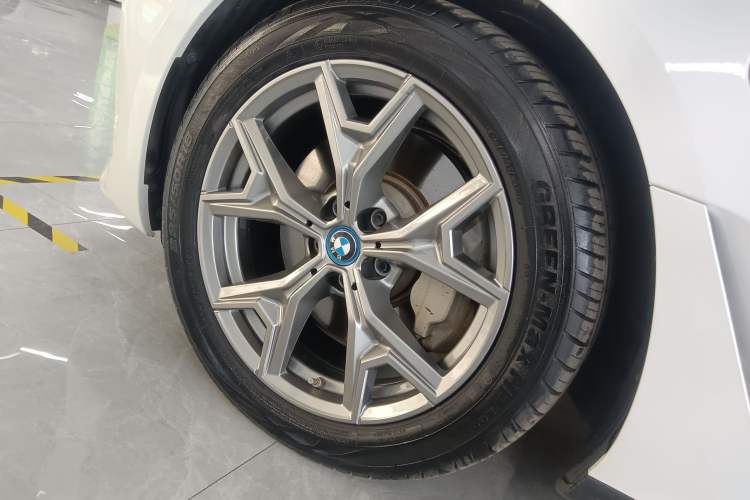 Used BMW i3 2024 eDrive 35 L
