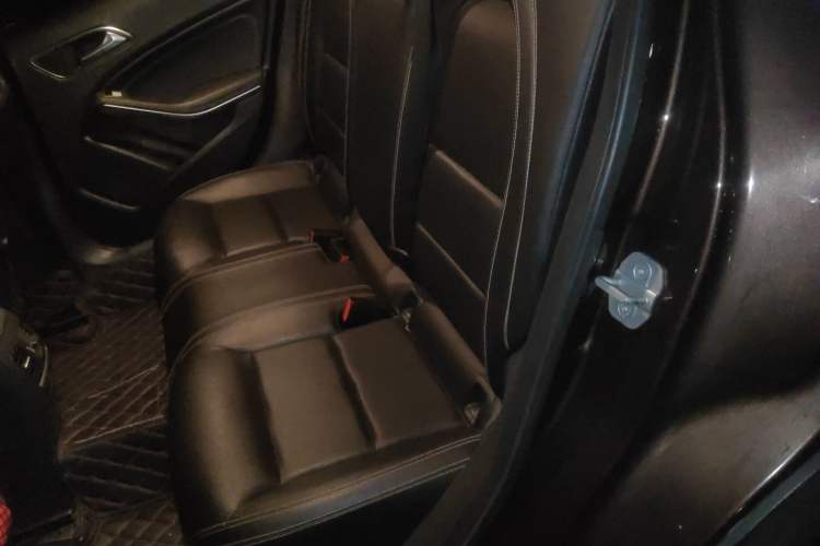 Used Mercedes-Benz GLA 2015 GLA 200 Fashion Model