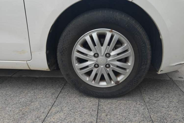 Used Kia K2 2012 Sedan 1.4L MT GLS Commemorative Edition