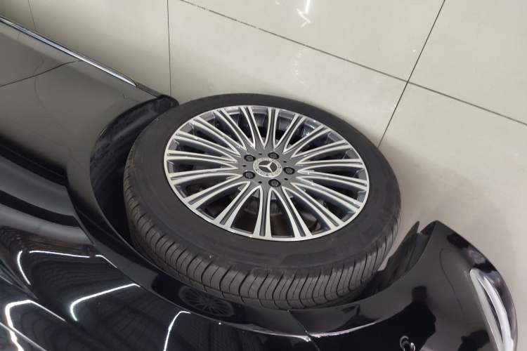 Used Mercedes-Benz E-Class 2022 Second Facelift E 300 L Luxury Edition
