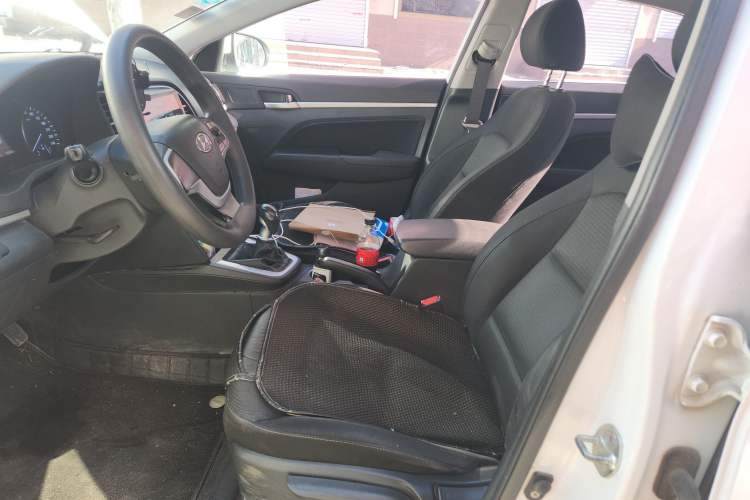 Used Hyundai Elantra (6th Generation / Lingdong) 2016 1.6L Manual ZhiXuan·Youth Edition
