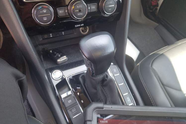 Used Volkswagen Tiguan L 2018 330TSI Automatic Two-Wheel Drive Luxury Edition