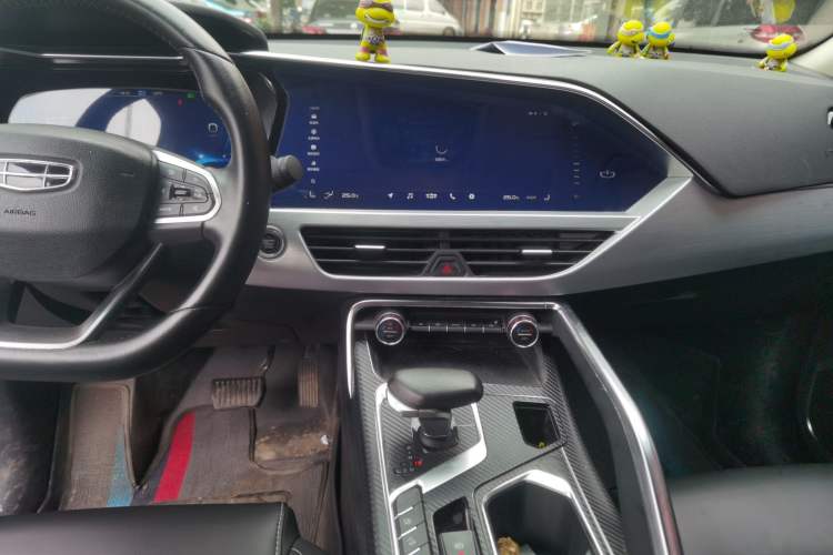 Used Geely Auto Monjaro New Energy 2019 400T YAOXINGZHE Pure Electric Range 80 KM Audio And AC Panel