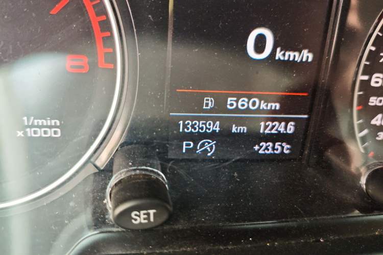 Used Audi Q5 2017 Plus 40 TFSI Technology Model Odometer Close Up