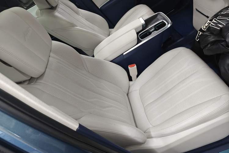 Used Buick Century 2023 2.0T Seven-Seater Yinshi Edition Right Front Seat