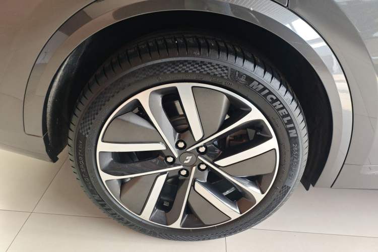 Used Li Auto L8 2023 Max model
