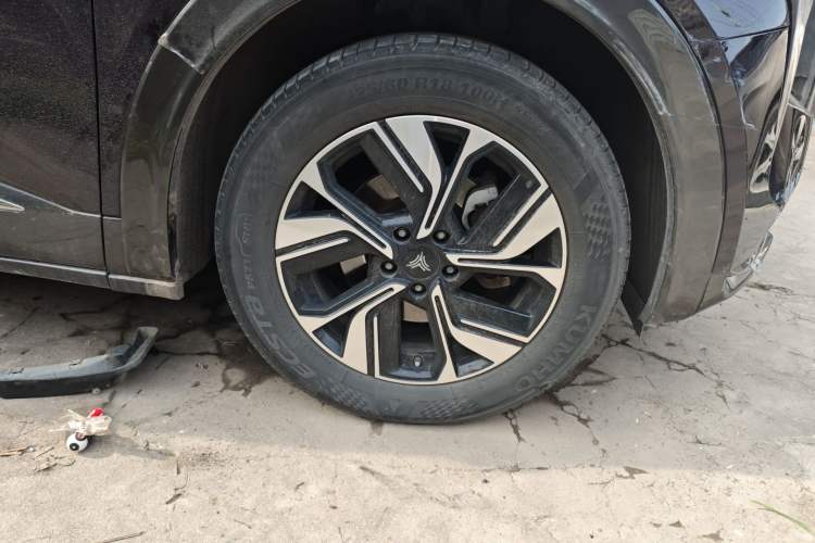 Used NETA U 2022 Zhi 400 Lithium-Nickel-Manganese-Cobalt Energy System Right Front Wheel Hub