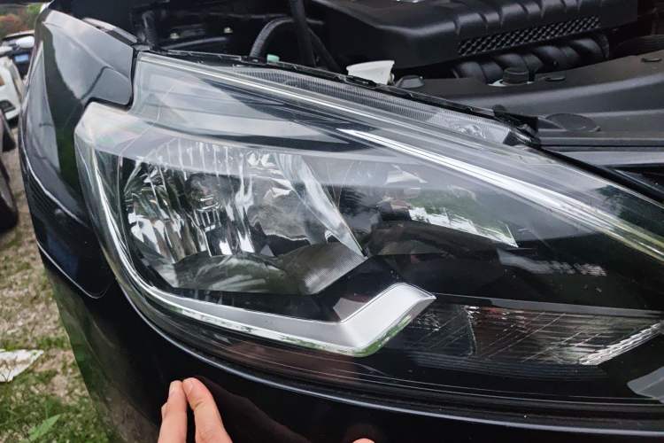 Used Nissan Sylphy 2016 1.6 XL CVT Deluxe Edition Right Front Headlight