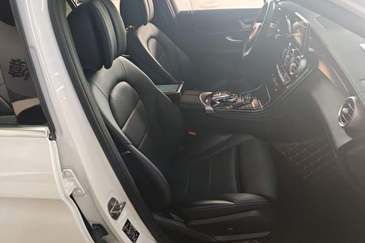 Used Mercedes-Benz GLC 2018 GLC 260 4MATIC Luxury Model