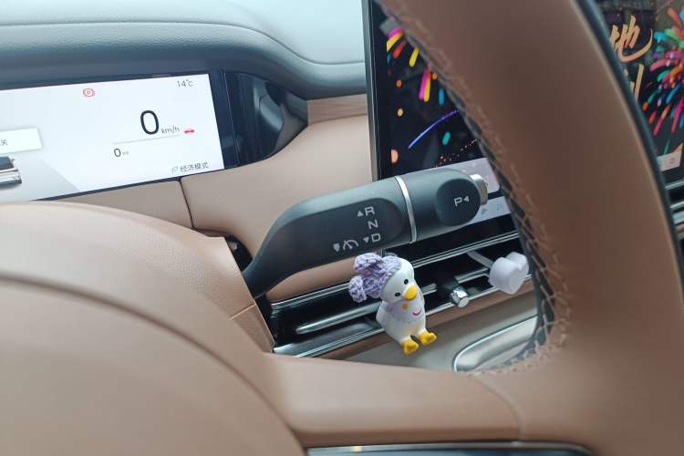 Used Wuling Bingo S 2025 Model 325km Deluxe Edition Gear Lever