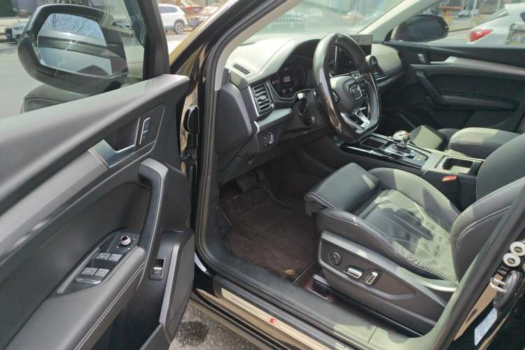 Used Audi Q5L 2023 40T Fashionable and Dynamic Edition
