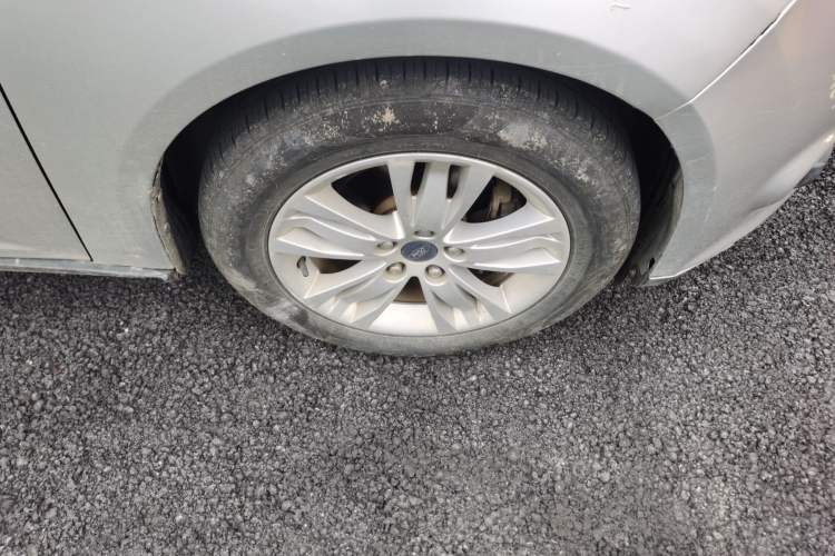 Used Ford Focus 2012 Sedan 1.6L Manual Comfort Model
