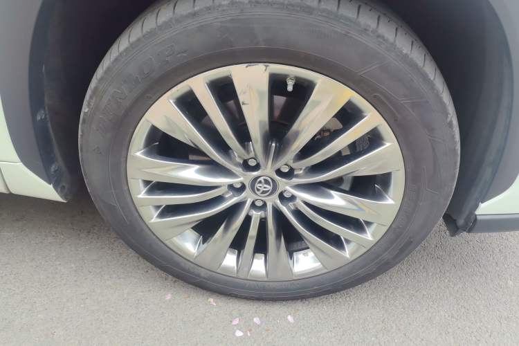 Used Toyota Highlander 2022 Dual-Engine 2.5L Four-Wheel Drive Prestige Version 7 Seats Right Front Wheel Hub