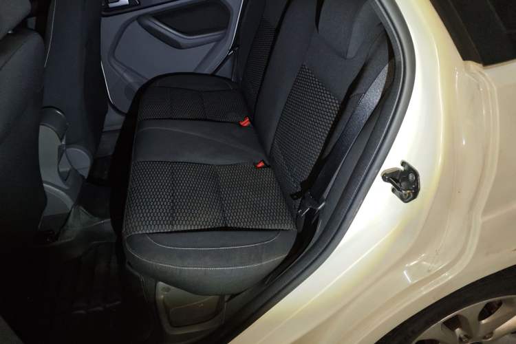 Used Ford Focus 2013 Hatchback Classic 1.8L Automatic Base Model
