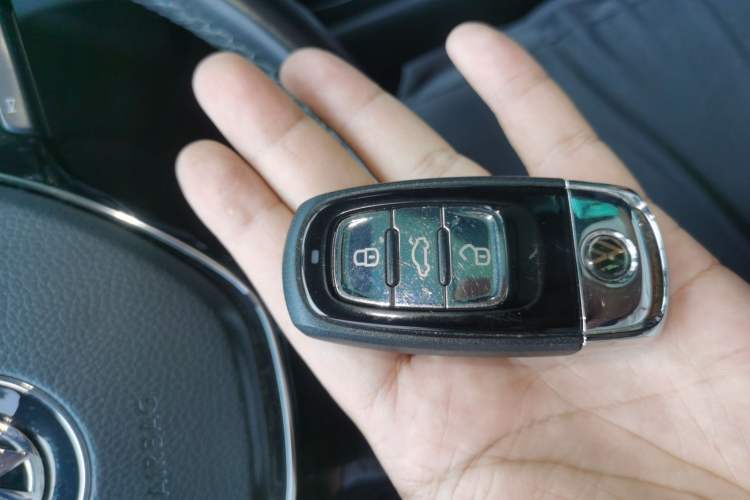 Used Volkswagen Phideon 2018 Revised Version 380TSI Two-Wheel Drive Business Edition Vehicle Key