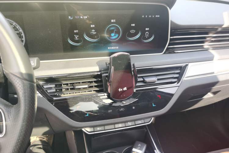 Used Hongqi HS5 2022 Facelifted Version 2.0T Smart Connect Flagship All-Wheel-Drive Edition Audio And AC Panel