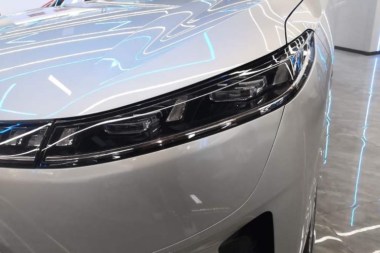 Used Dongfeng eπ eπ008 2024 636Max All-Electric Version 6 Seats
