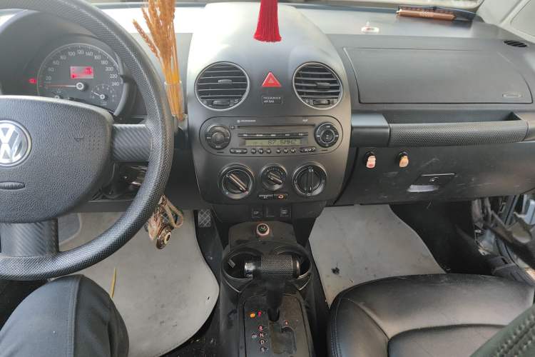 Used Volkswagen Beetle 2010 1.6 AT Audio And AC Panel