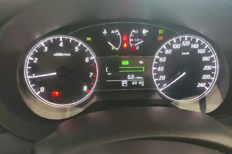 Used Nissan Tiida 2019 1.6L CVT Cool Edition China VI Standard Instrument Cluster