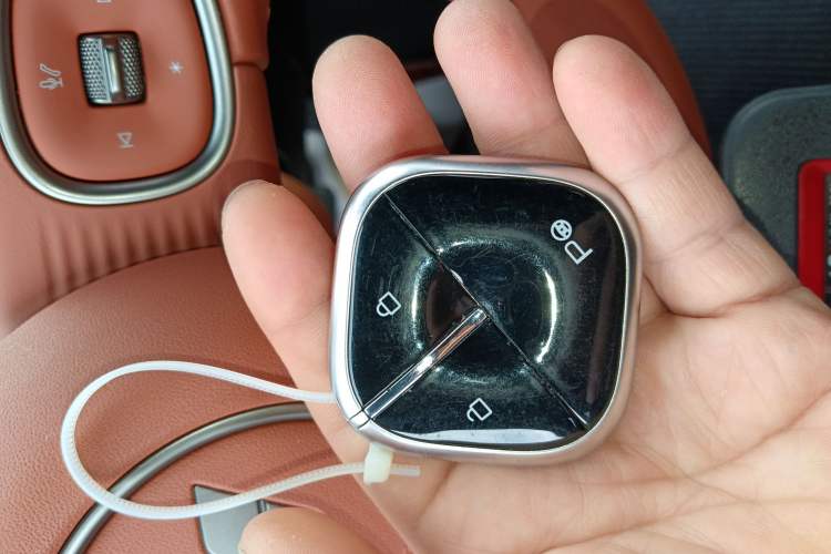 Used Wuling Xingguang 2025 610 km Smart Flagship Version Vehicle Key