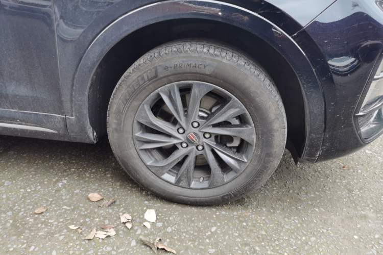 Used Hongqi HS5 2023 2.0T Qixiang Pro Edition Right Front Wheel Hub