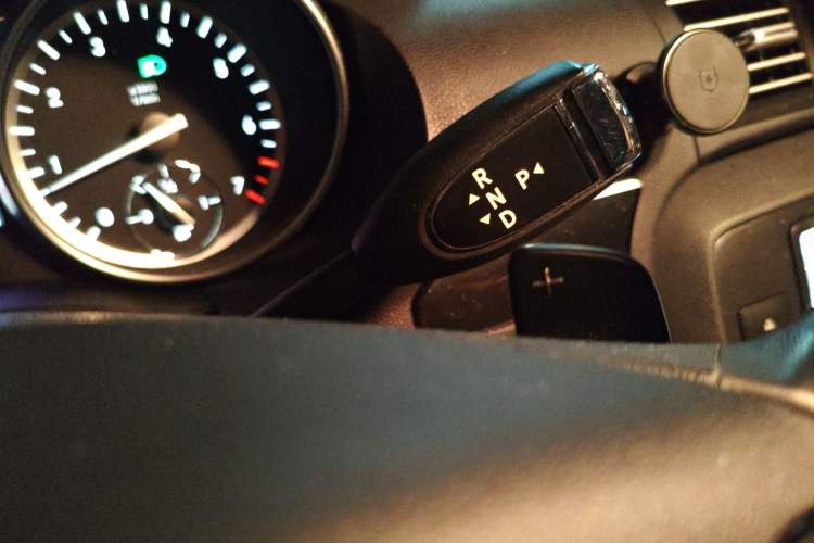 Used Mercedes-Benz R-Class 2017 R 320 4MATIC Business Edition Prestige Model