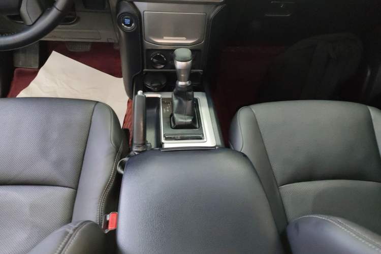 Used Toyota Prado 2018 3.5L Automatic TX-L with Rear-Mounted Spare Tire Gear Lever