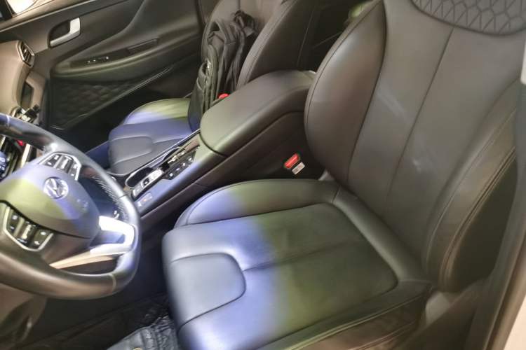 Used Hyundai Santa Fe 2020 380 TGDi Automatic Two-Wheel Drive GLS Luxury Edition Left Front Seat