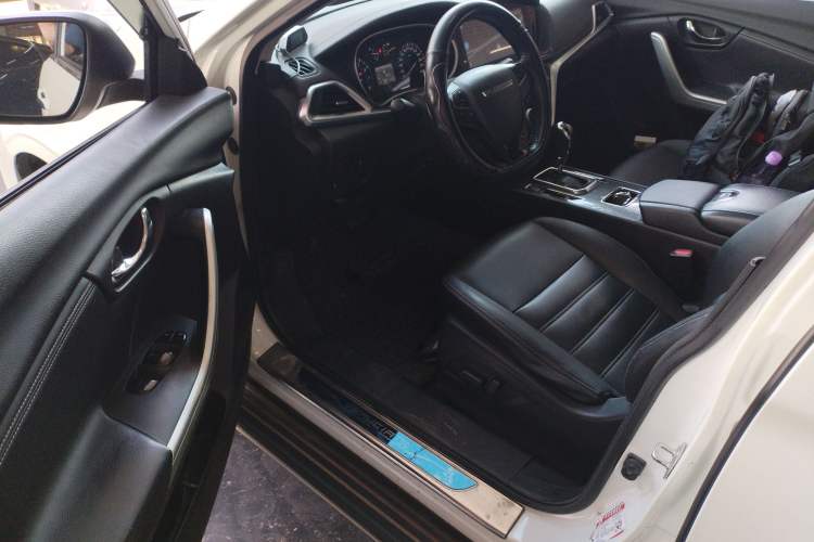 Used Venucia T90 2018 2.0L CVT Smart Connect Luxury Edition China V Standard
