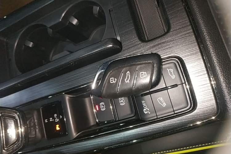 Used Roewe RX5 2021 PLUS 330TGI Automatic National Style Smart Luxury Edition
