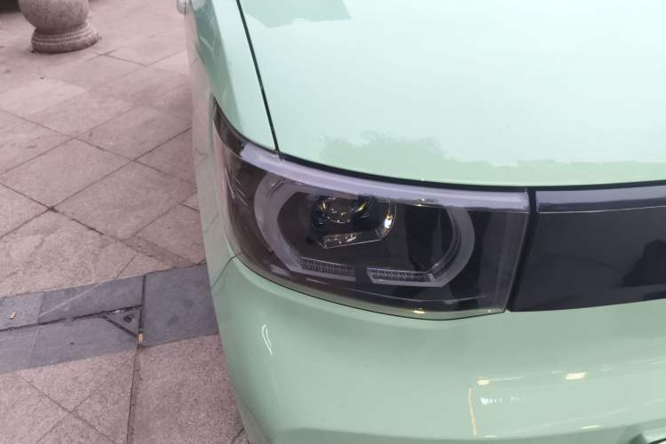 Used Wuling Hongguang MINIEV 2021 Macaron Fashion Model Lithium Iron Phosphate Right Front Headlight