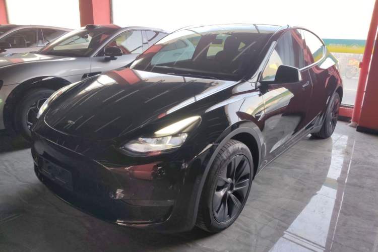 Used Tesla Model Y 2023 Long-Range All-Wheel-Drive Version