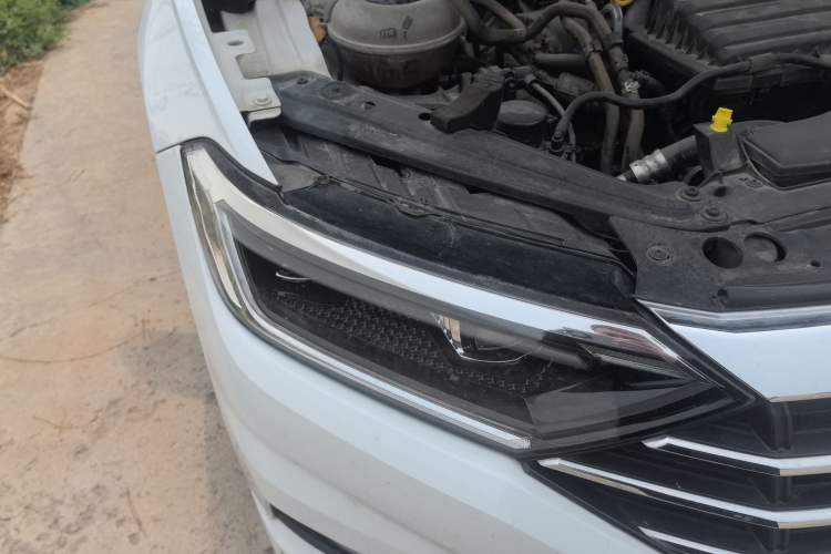 Used Volkswagen Sagitar 2019 280TSI DSG Comfort Version China VI Standard Right Front Headlight