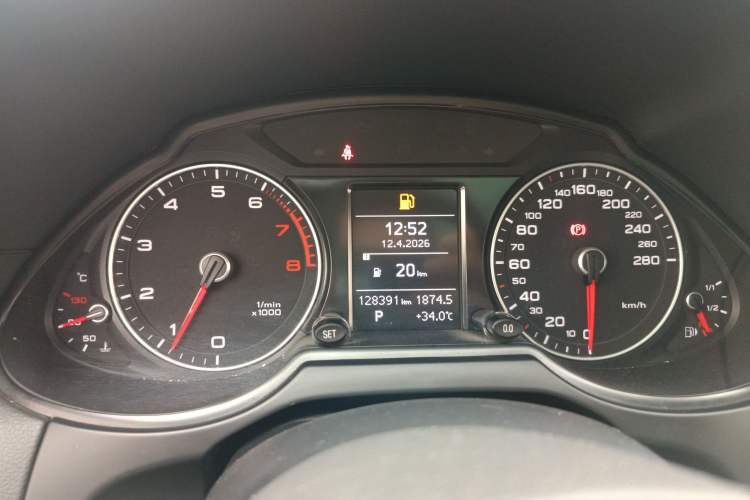 Used Audi Q5 2013 40 TFSI Technology Edition Instrument Cluster