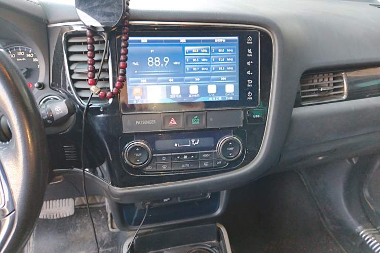 Used Mitsubishi Outlander 2019 2.4L 4x4 Zhi Xiang Edition 5 Seats China V Emission Standard