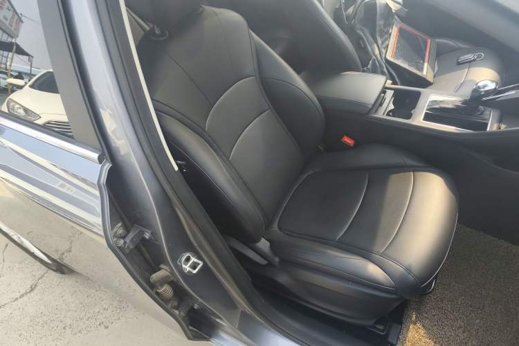 Used Roewe i5 2023 1.5L CVT Luxury Edition