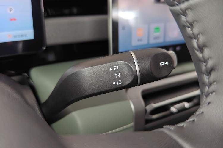 Used Baojun Spark EUV 2025 Flagship Edition 5 Seats Gear Lever