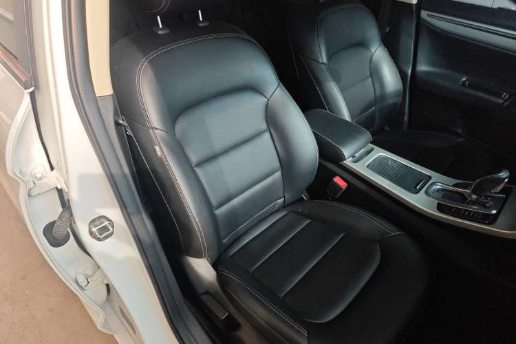 Used Geely Auto Emgrand GL 2017 1.3T DCT Elite Model Right Front Seat