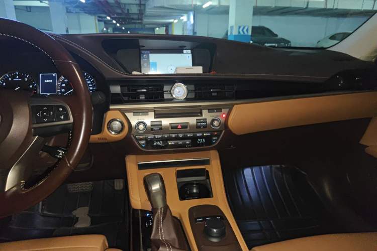 Used Lexus ES 2015 200 Elite Edition
