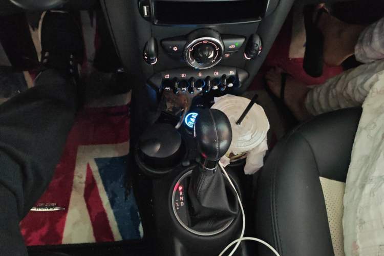 Used MINI 2011 1.6L ONE
