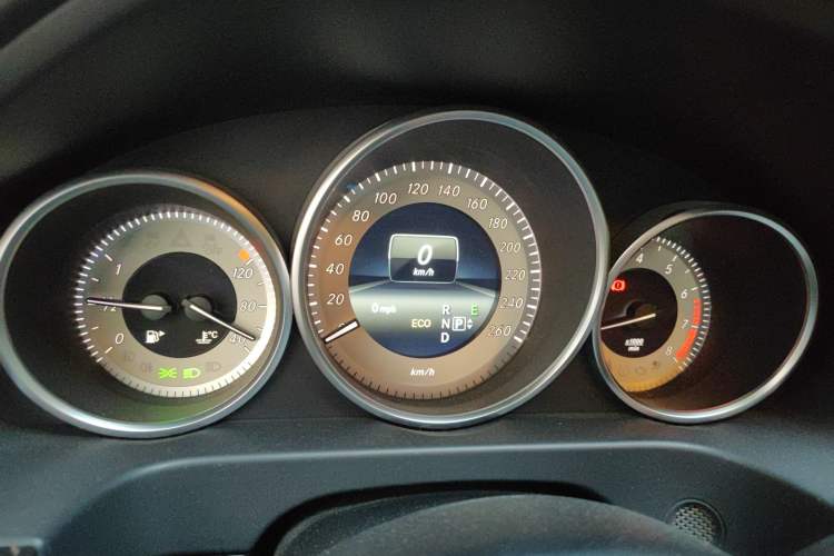 Used Mercedes-Benz E-Class 2015 Facelift E 260 L Luxury Edition