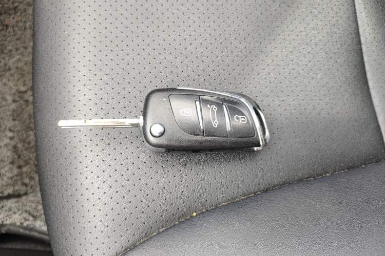 Used Kia K2 2015 Sedan 1.4L Automatic GLS