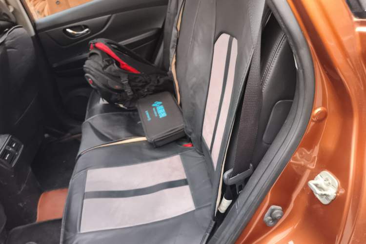 Used Nissan X-Trail 2015 2.0L CVT Comfort MAX Edition 2WD Left Rear Seat