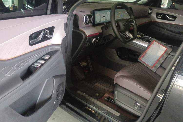 Used Chery Tiggo 9 C-DM 2026 Model 1.5T 210KM Super Enjoyment Edition
