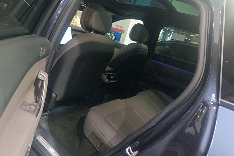 Used Nio ES7 2022 75 kWh Left Rear Seat