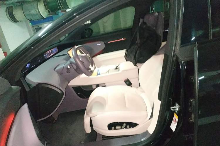 Used Avatr 12 2025 Ultra Extended-Range Edition Left Front Seat